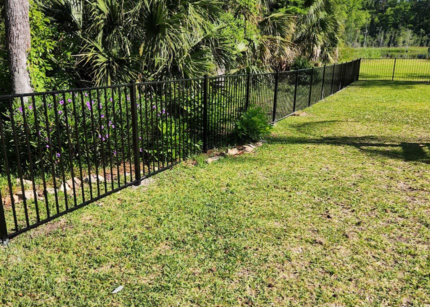 Black Aluminum Yard Fence Side