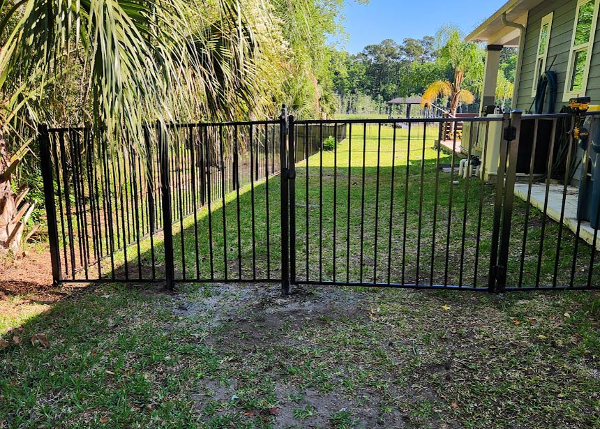 Black Aluminum Yard Fence