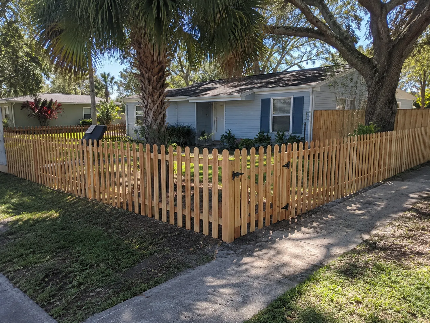 Cedar Picket Fences In Jacksonville Florida