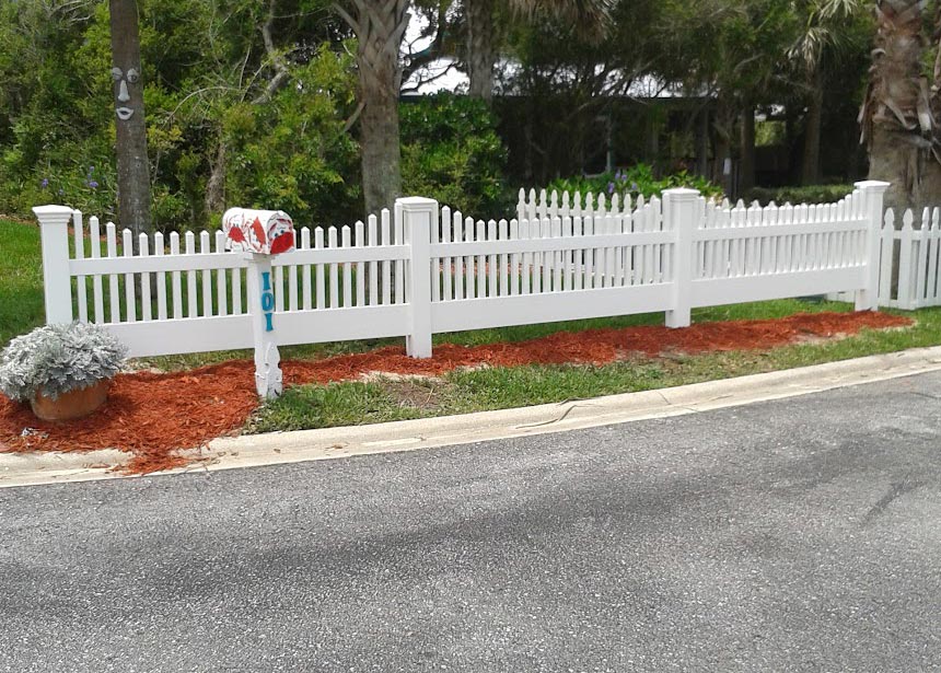 Custom Vinyl Fence Reverse Angle