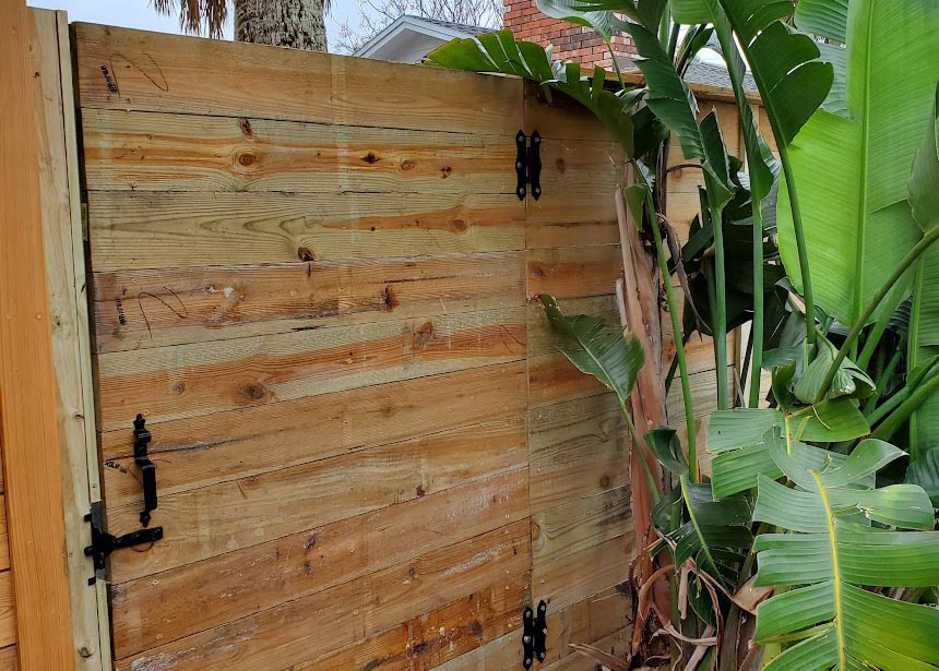 Horizontal Pattern Wood Gate