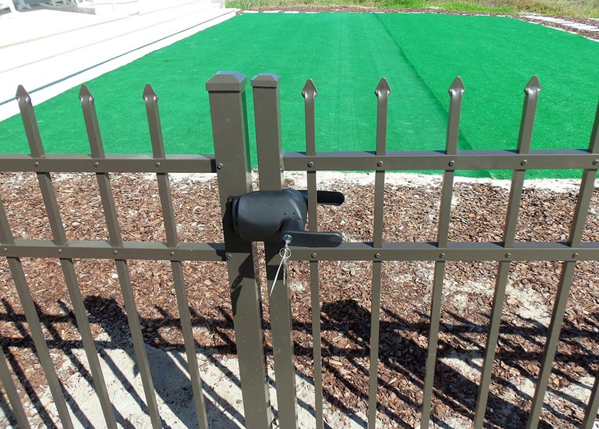 Locking Metal Gate