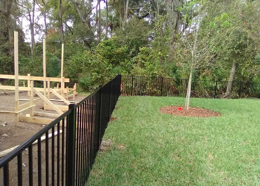 Short Fence For Dogs In Rear