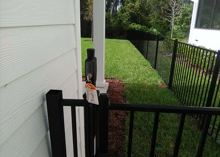 Short Fence For Dogs With Gate Lock